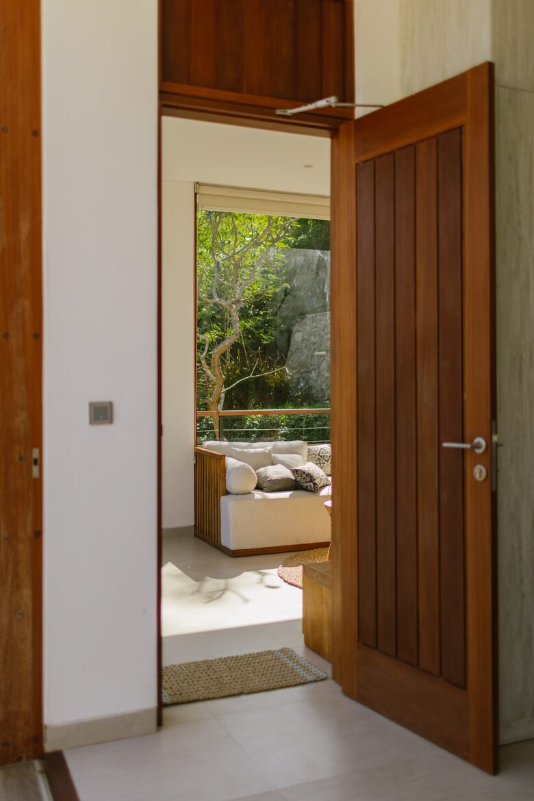 Selong Selo Elevated Villa - Selong Belanak, Indonesia