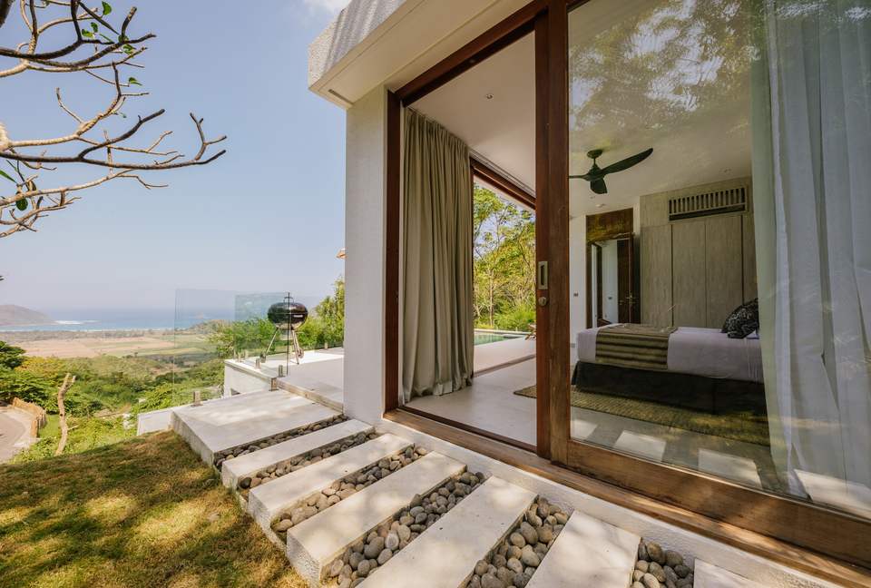 Selong Selo Elevated Villa - Selong Belanak, Indonesia