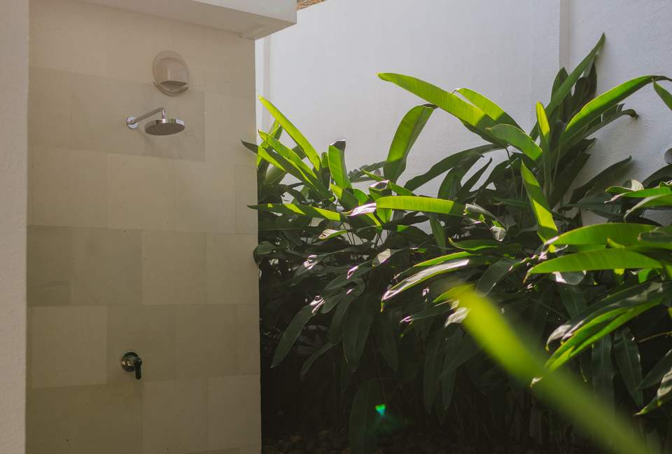 Selong Selo Elevated Villa - Selong Belanak, Indonesia