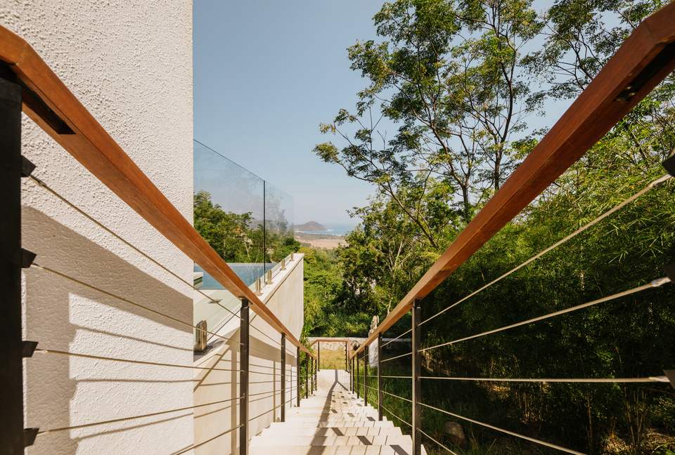 Selong Selo Elevated Villa - Selong Belanak, Indonesia