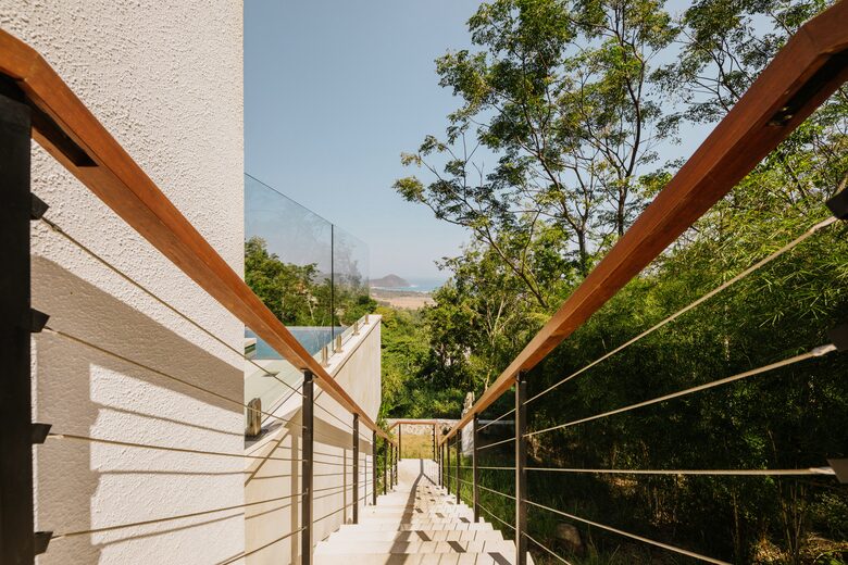 Selong Selo Elevated Villa - Selong Belanak, Indonesia