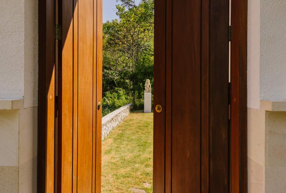 Selong Selo Elevated Villa - Selong Belanak, Indonesia