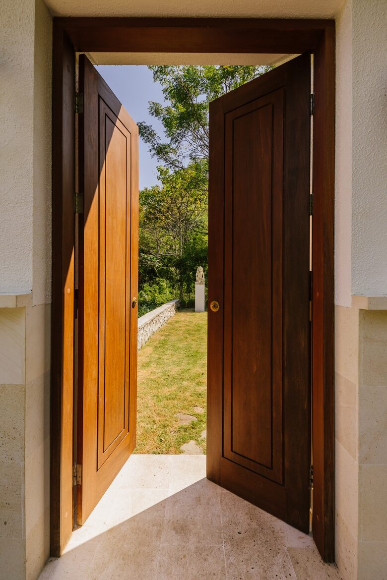 Selong Selo Elevated Villa - Selong Belanak, Indonesia