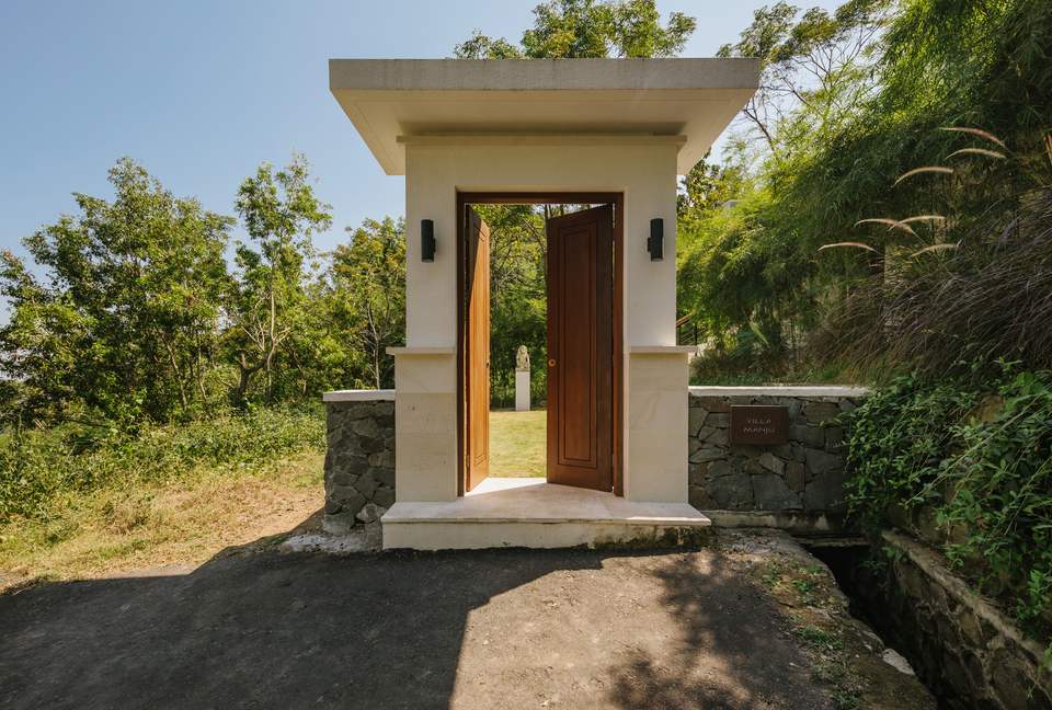 Selong Selo Elevated Villa - Selong Belanak, Indonesia