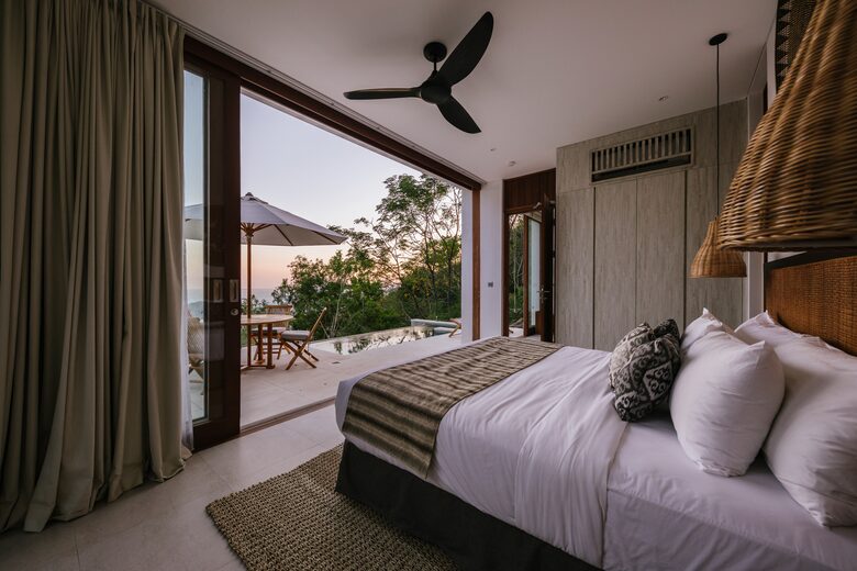 Selong Selo Elevated Villa - Selong Belanak, Indonesia