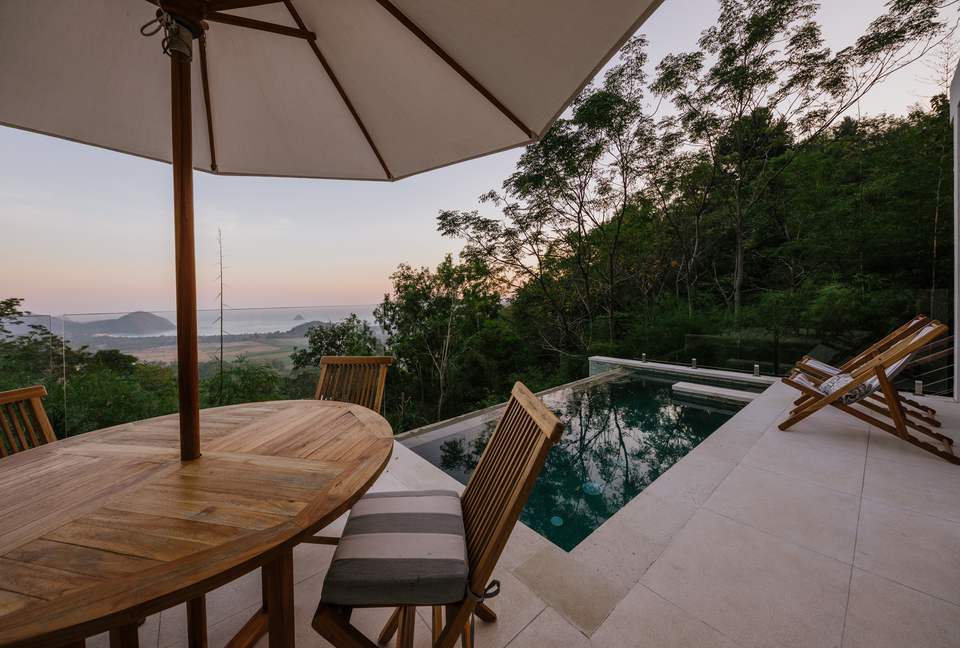 Selong Selo Elevated Villa - Selong Belanak, Indonesia