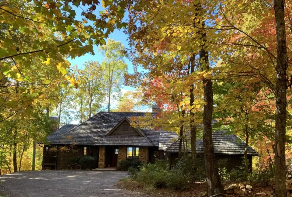 Balsam Mountain Getaway - Many Luxe Amenities and Arnold Palmer Signature Course! - Sylva, North Carolina