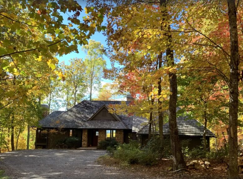 Balsam Mountain Getaway - Many Luxe Amenities and Arnold Palmer Signature Course! - Sylva, North Carolina