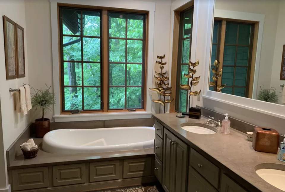 Balsam Mountain Getaway - Many Luxe Amenities and Arnold Palmer Signature Course! - Sylva, North Carolina