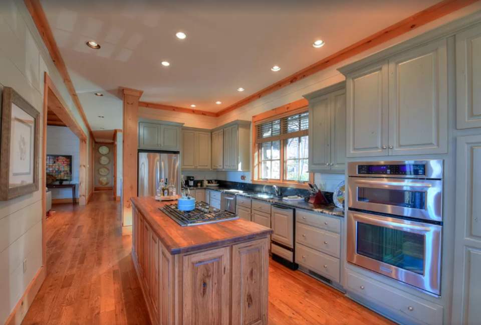 Balsam Mountain Getaway - Many Luxe Amenities and Arnold Palmer Signature Course! - Sylva, North Carolina