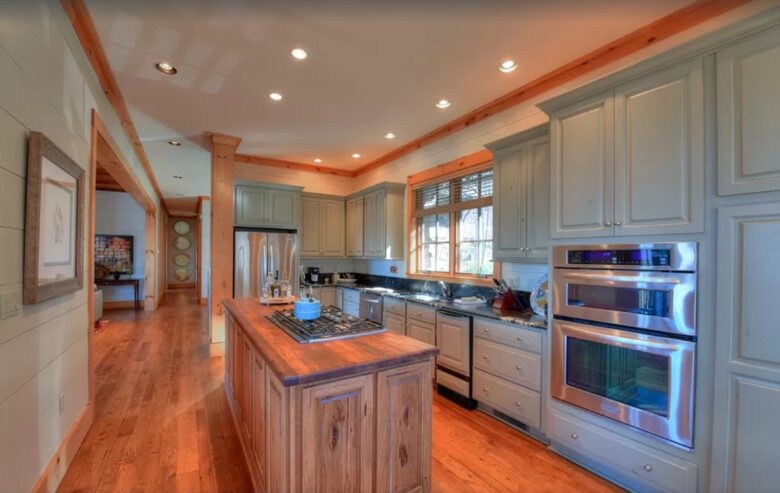 Balsam Mountain Getaway - Many Luxe Amenities and Arnold Palmer Signature Course! - Sylva, North Carolina