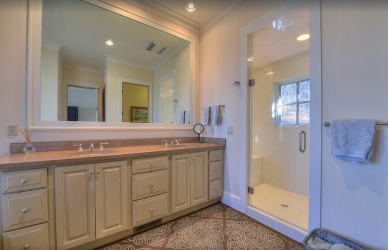 Balsam Mountain Getaway - Many Luxe Amenities and Arnold Palmer Signature Course! - Sylva, North Carolina