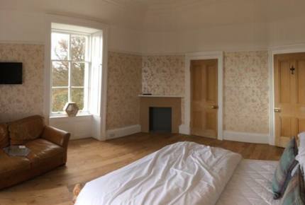 Invergare Castle - Helensburgh, United Kingdom