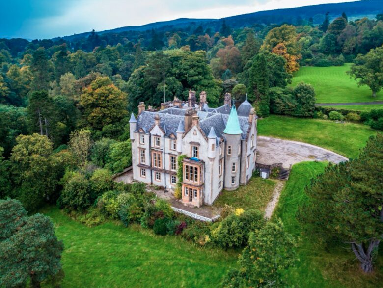 Invergare Castle - Helensburgh, United Kingdom
