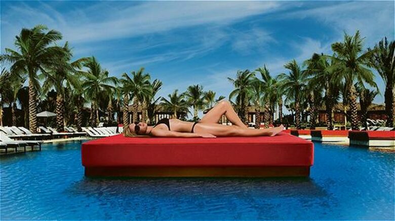 The Cane pool has restaurants, outdoor gambling & a DJ.