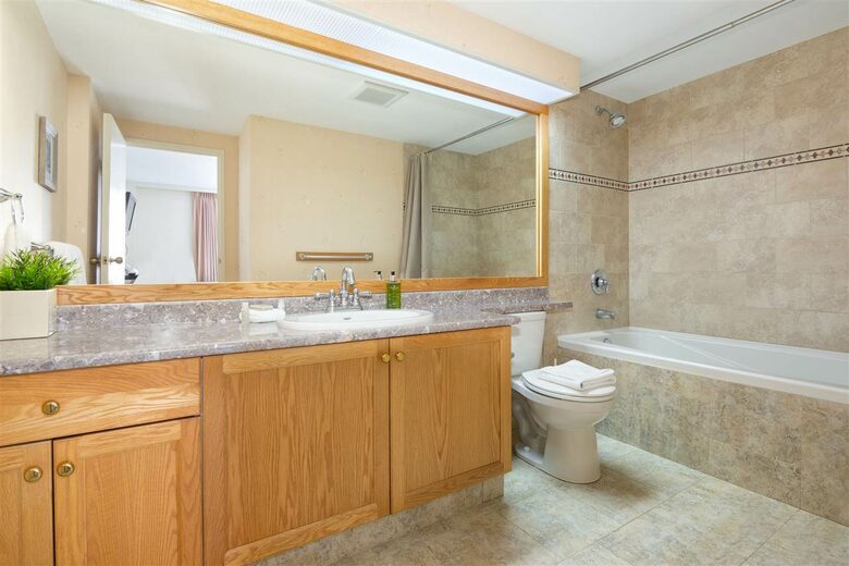 The Woodrun Lodge - Whistler, Canada