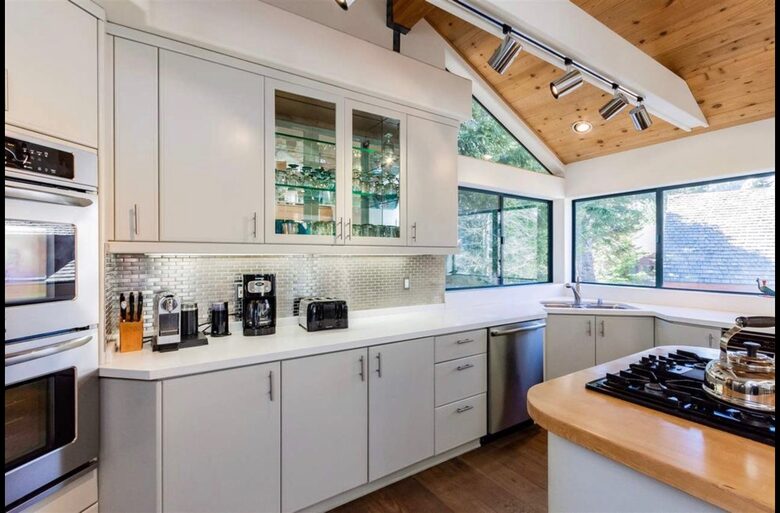 Mammoth Lakes Modern Luxury Home - Steps from the main chair lift! - Mammoth Lakes, California