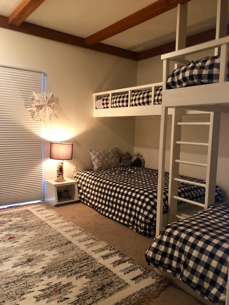 Mammoth Lakes Modern Luxury Home - Steps from the main chair lift! - Mammoth Lakes, California