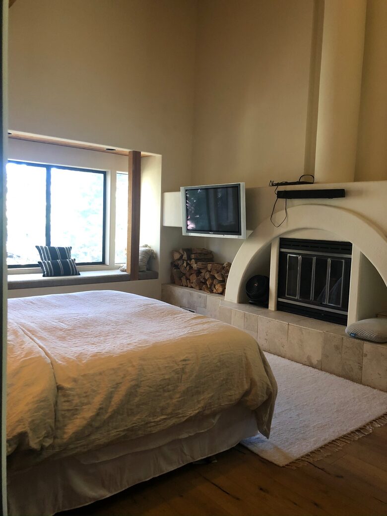 Mammoth Lakes Modern Luxury Home - Steps from the main chair lift! - Mammoth Lakes, California