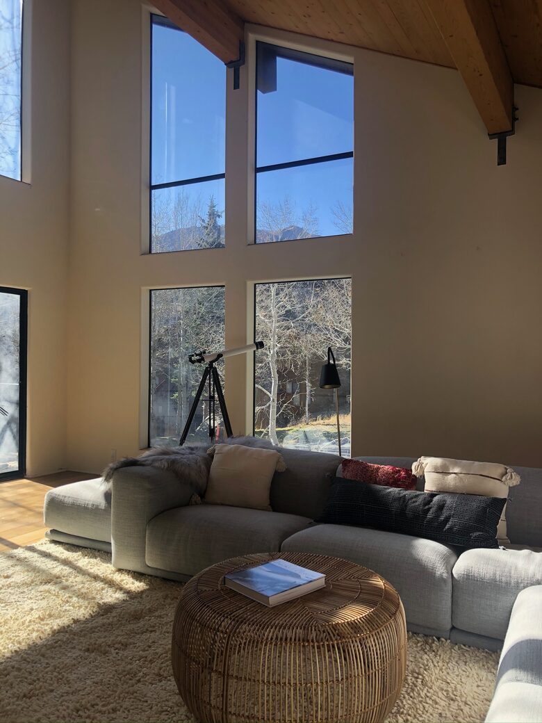 Mammoth Lakes Modern Luxury Home - Steps from the main chair lift! - Mammoth Lakes, California