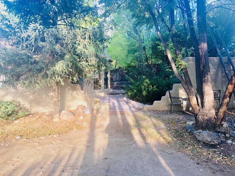 Sister Casita - Bohemian and Dog-Friendly! - Taos, New Mexico