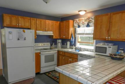 Cozy Quintessential Martha's Vineyard Home - Edgartown, Massachusetts