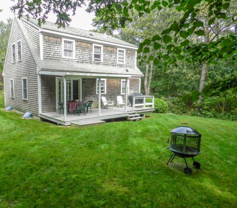 Cozy Quintessential Martha's Vineyard Home - Edgartown, Massachusetts