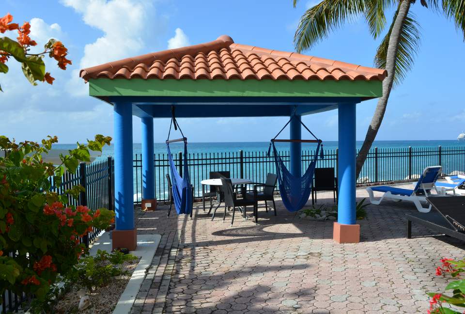 Point Blue on Lay Bay - Pelican Key, Sint Maarten (Dutch part)