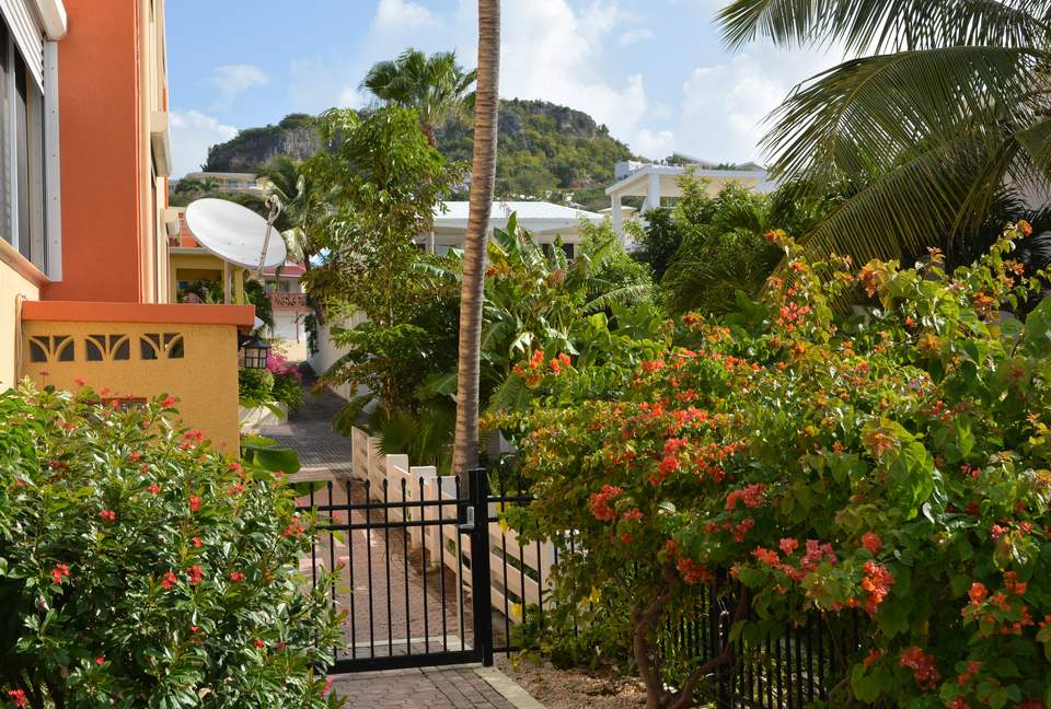 Point Blue on Lay Bay - Pelican Key, Sint Maarten (Dutch part)