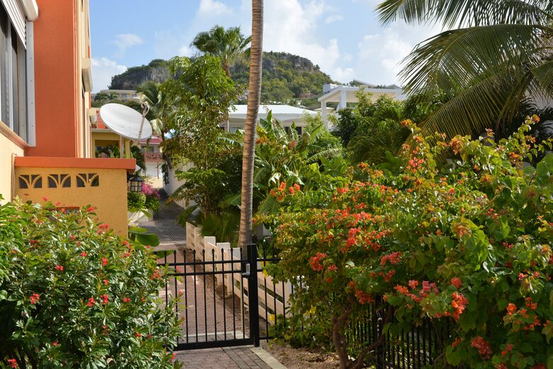 Point Blue on Lay Bay - Pelican Key, Sint Maarten (Dutch part)