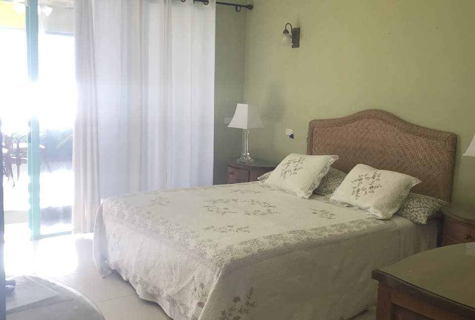 Point Blue on Lay Bay - Pelican Key, Sint Maarten (Dutch part)