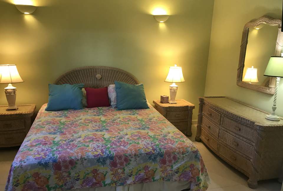 Point Blue on Lay Bay - Pelican Key, Sint Maarten (Dutch part)