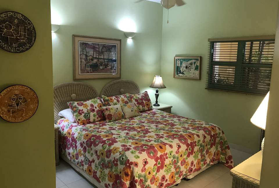 Point Blue on Lay Bay - Pelican Key, Sint Maarten (Dutch part)