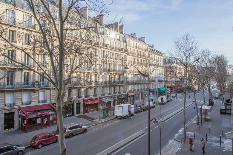 Elegant 5th Arrondissement Apartment (R) - Paris, France