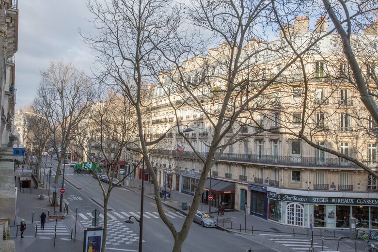 Elegant 5th Arrondissement Apartment (R) - Paris, France