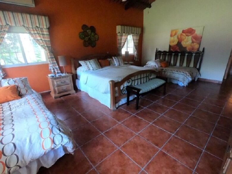 El Valle de Anton Home and Guest House - Rainforest, Beaches, Golf, and Hiking nearby! - El Valle de Anton, Panama