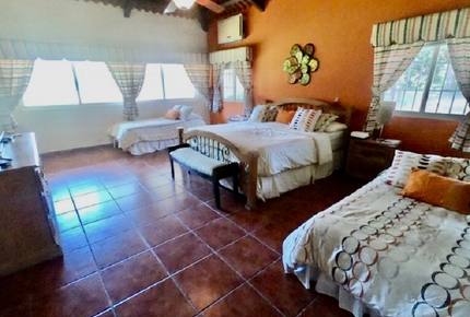 El Valle de Anton Home and Guest House - Rainforest, Beaches, Golf, and Hiking nearby! - El Valle de Anton, Panama