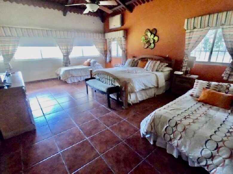 El Valle de Anton Home and Guest House - Rainforest, Beaches, Golf, and Hiking nearby! - El Valle de Anton, Panama