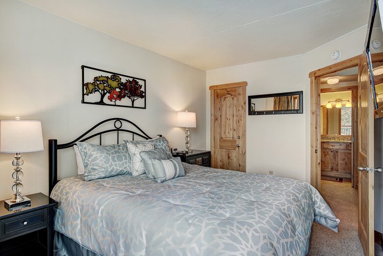 Trails End 406 - Ski-In/Ski-Out - Breckenridge, Colorado