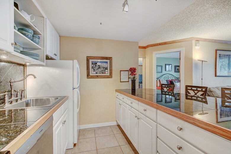 Trails End 408- Ski-In/Ski-Out - Breckenridge, Colorado