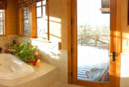 Cordillera Custom Home on 1st Fairway of Jack Nicklaus Course - Vail Valley - Edwards, Colorado