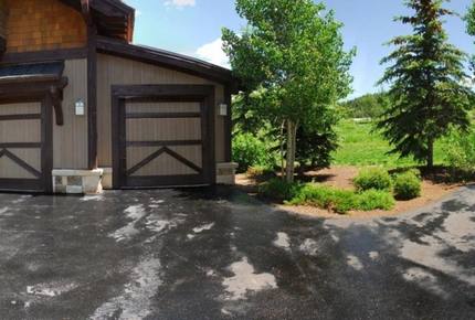 Cordillera Custom Home on 1st Fairway of Jack Nicklaus Course - Vail Valley - Edwards, Colorado