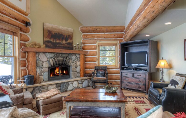 Mountainside Ski-in/Ski-out Luxury Cabin - Big Sky, Montana