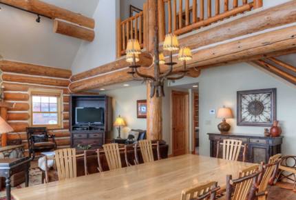 Mountainside Ski-in/Ski-out Luxury Cabin - Big Sky, Montana