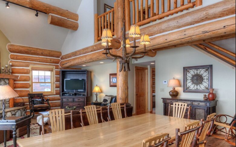 Mountainside Ski-in/Ski-out Luxury Cabin - Big Sky, Montana