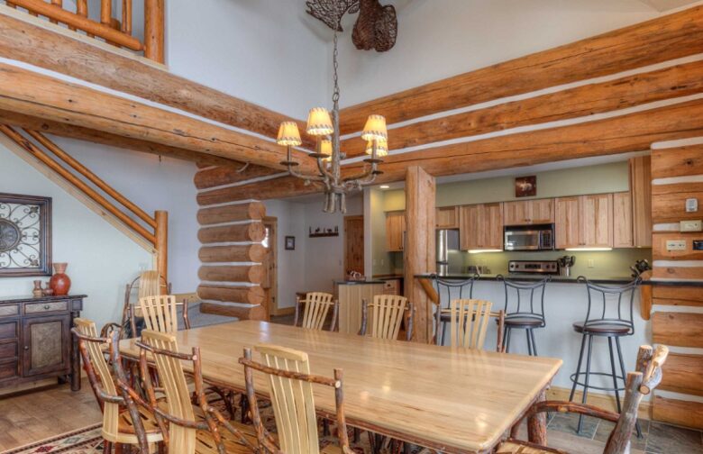 Mountainside Ski-in/Ski-out Luxury Cabin - Big Sky, Montana