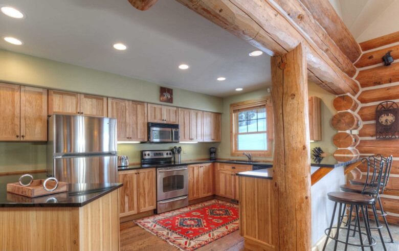 Mountainside Ski-in/Ski-out Luxury Cabin - Big Sky, Montana