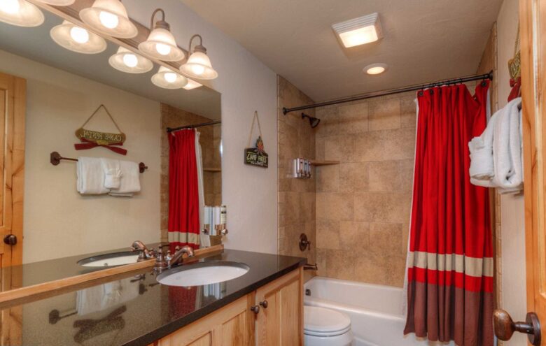 Mountainside Ski-in/Ski-out Luxury Cabin - Big Sky, Montana