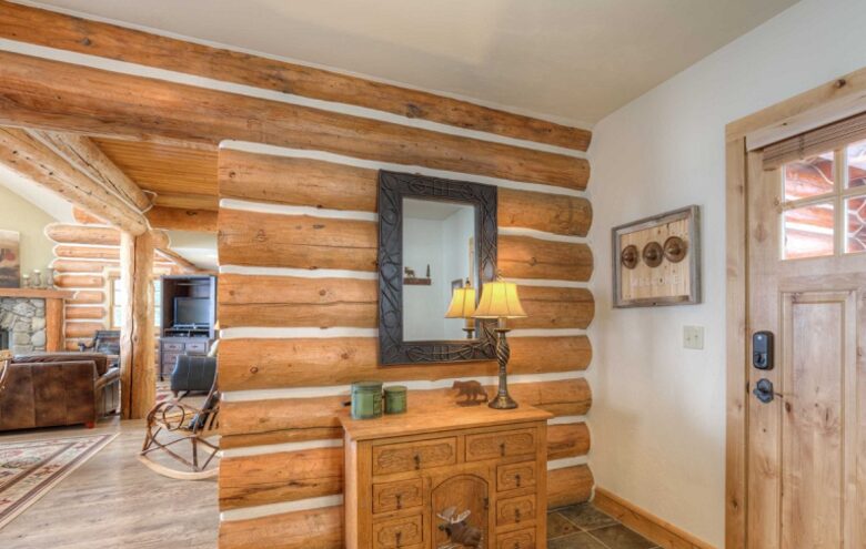 Mountainside Ski-in/Ski-out Luxury Cabin - Big Sky, Montana