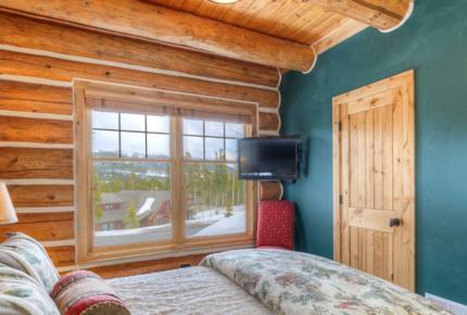Mountainside Ski-in/Ski-out Luxury Cabin - Big Sky, Montana
